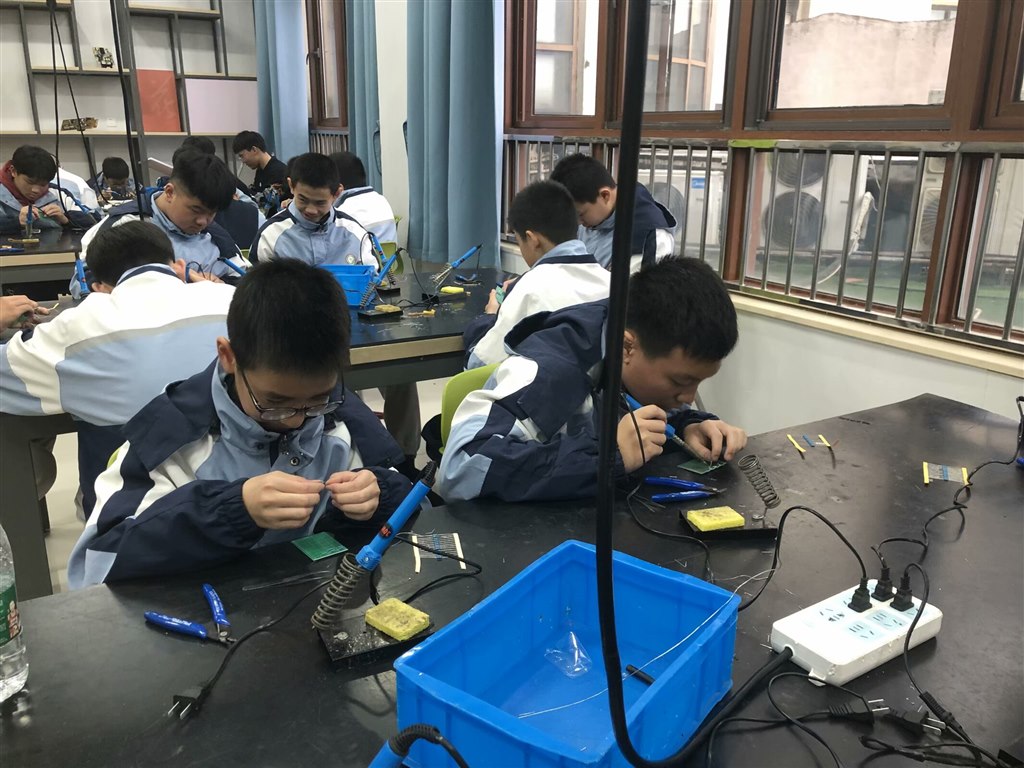 电子车间.jpg