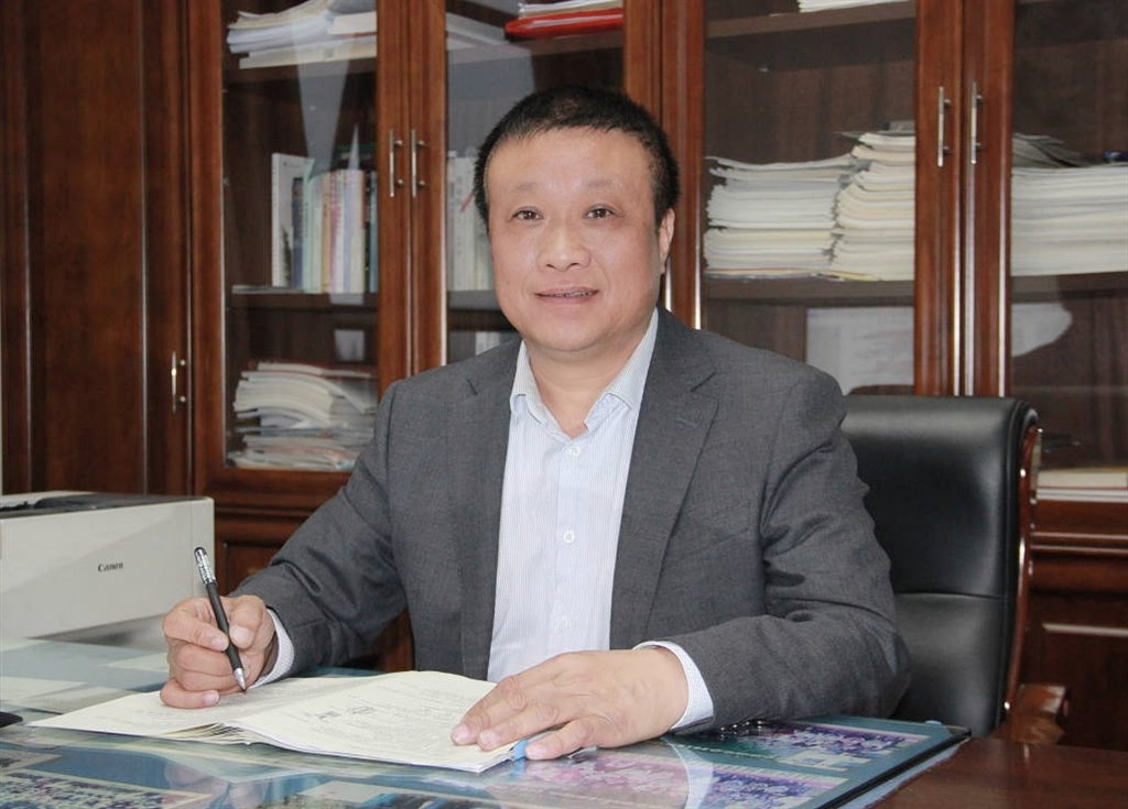 黄伟文.jpg