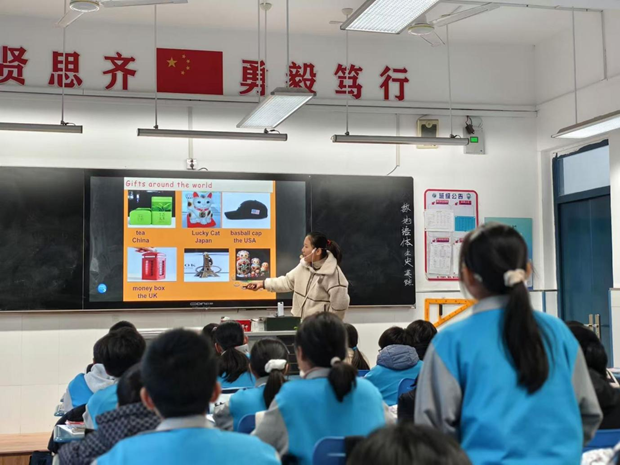 李海燕.png
