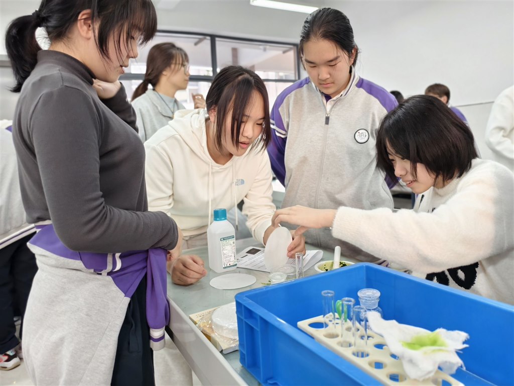 学生现场活动照片1.png.jpeg