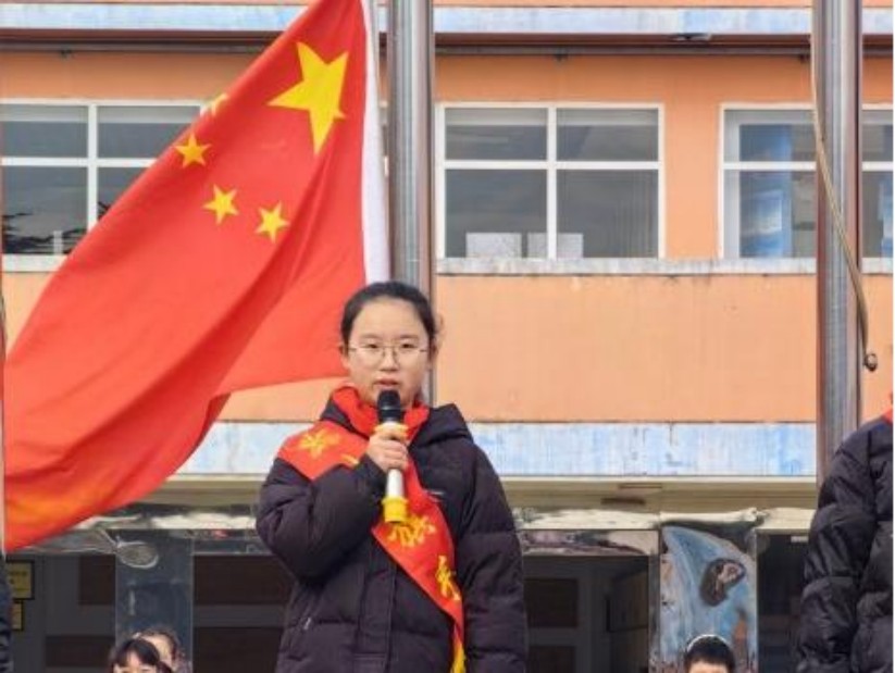升旗手齐琪.jpg