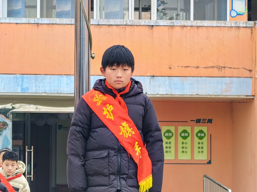 护旗手张子豪.jpg