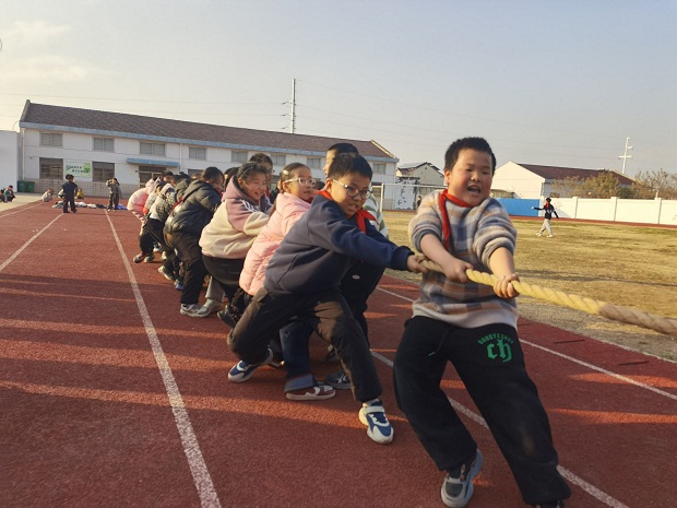 拔河1.jpeg 拔河1.jpeg