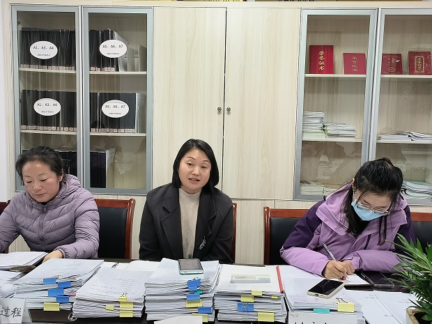 丁讲话.jpg