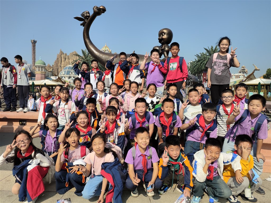 恐龙园社会实践.jpg