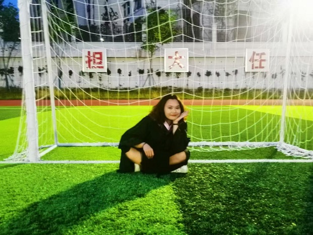 解苗苗.jpg