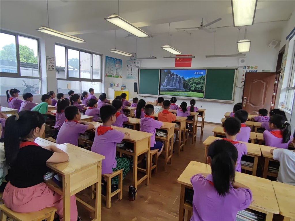 开学法制第一课.jpg