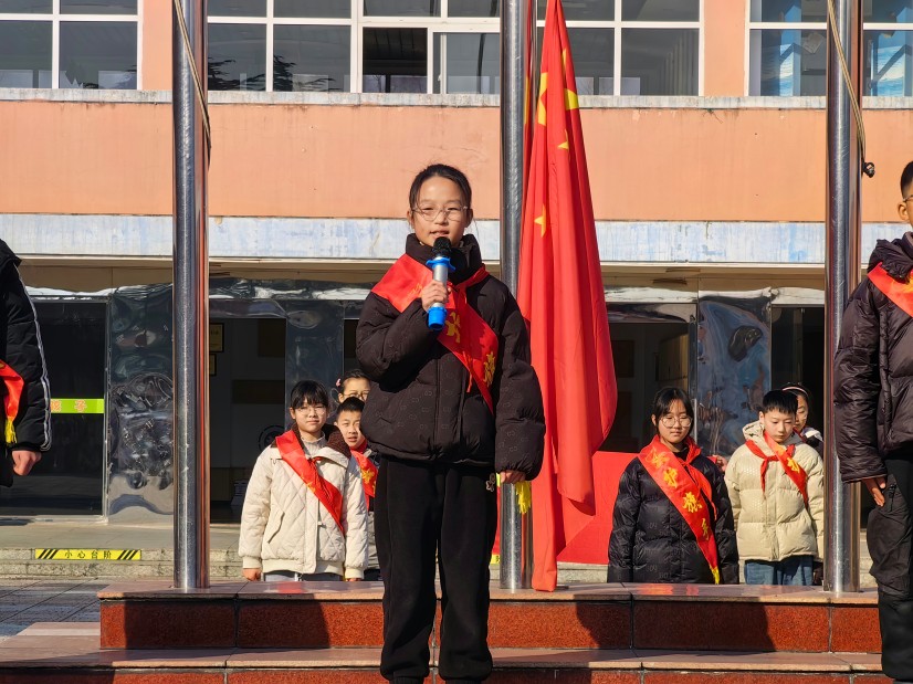 升旗手耿悦瑄.jpg