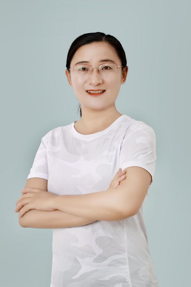 李艺倩.jpg