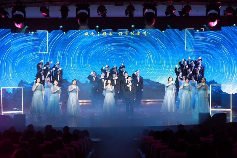 1 大合唱《这世界那么多人》_副本.jpg