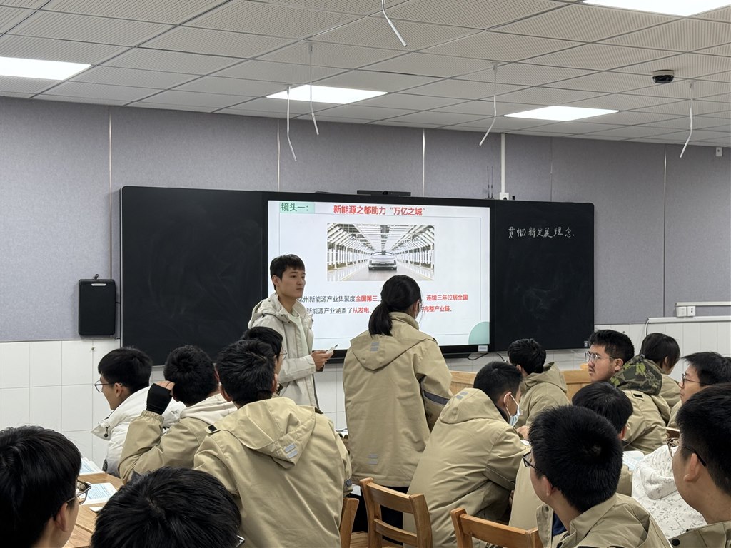 董.jpg
