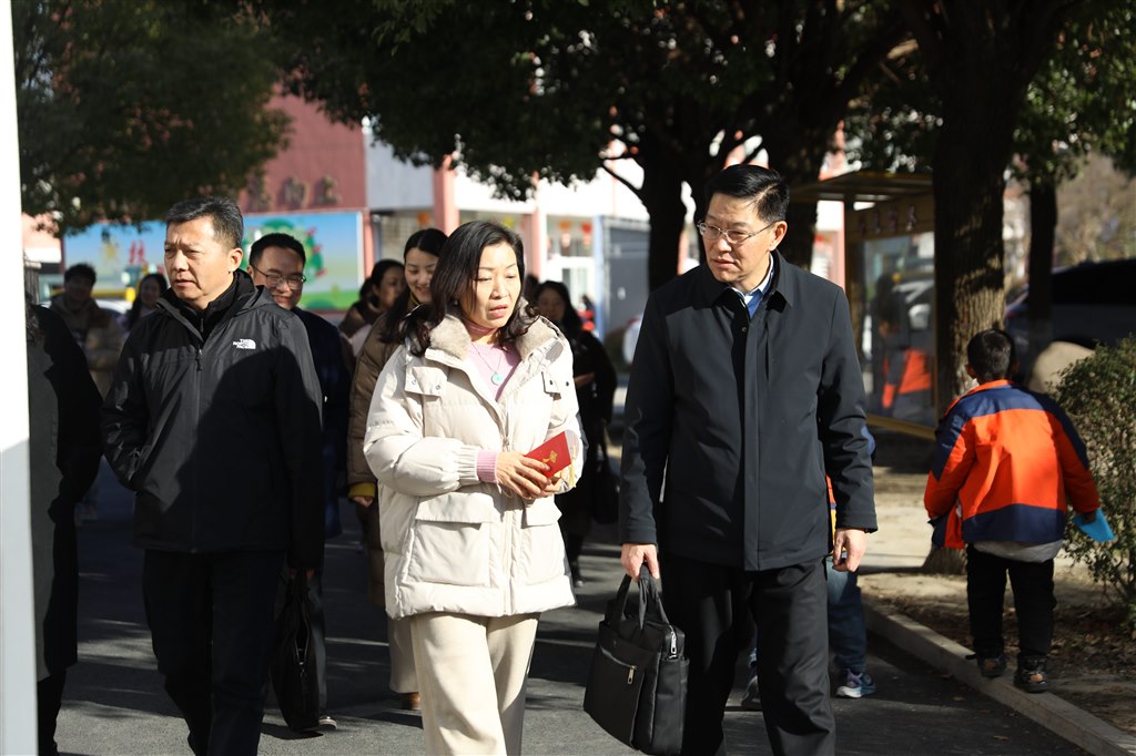 进场.jpg 进场.jpg