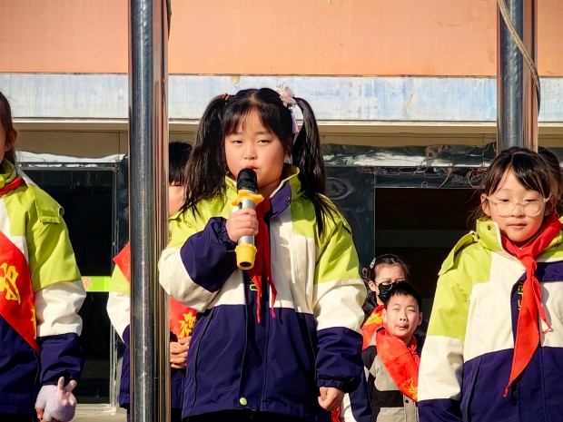 丁欣悦.jpg