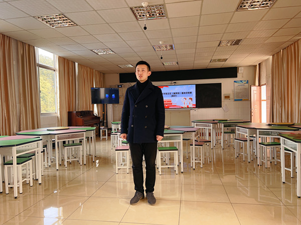 浦杰讲故事.jpg 浦杰讲故事.jpg