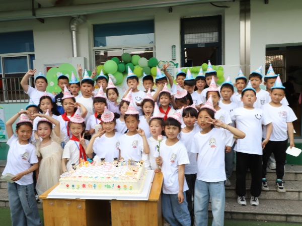 三4合影.jpg 三4合影.jpg