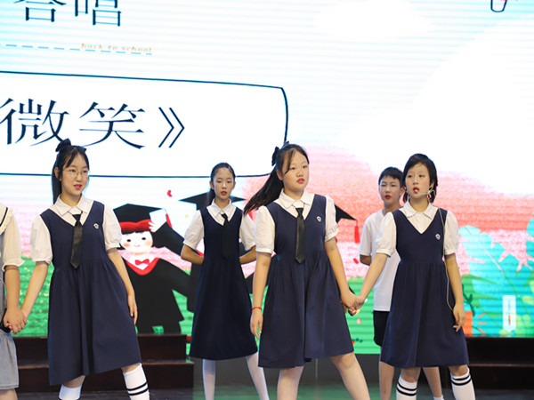 歌声与微笑.jpg 歌声与微笑.jpg