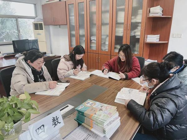 04e0279de182f2fbc53ab8e39abb42f.jpg 04e0279de182f2fbc53ab8e39abb42f.jpg