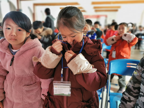 学生理衣服.jpg 学生理衣服.jpg