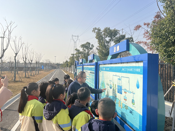 室外.jpg 室外.jpg