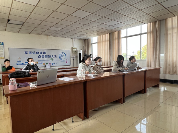 教师.jpg 教师.jpg