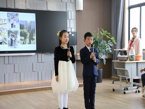 1主持人.jpg 1主持人.jpg