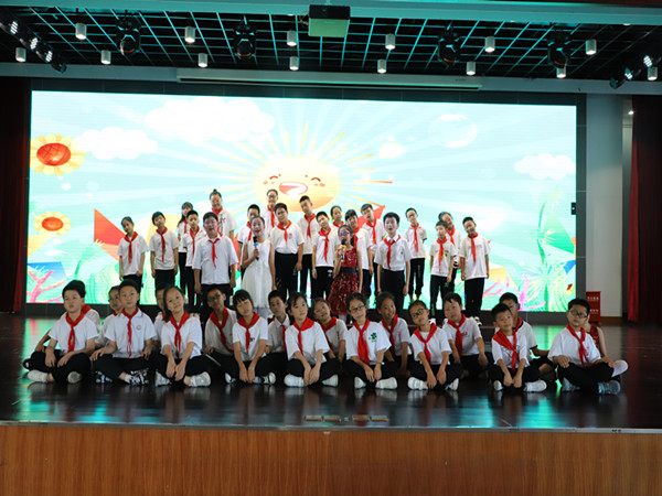 1 三3金色童年.jpg 1 三3金色童年.jpg