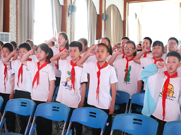 8 宣誓.jpg 8 宣誓.jpg