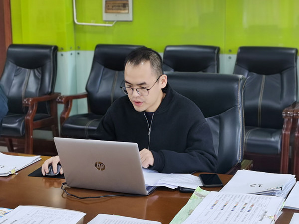 2副本.jpg 2副本.jpg