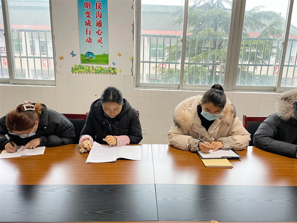 8c2299cf07ff2c6ec28848f2b8b5694.jpg 8c2299cf07ff2c6ec28848f2b8b5694.jpg