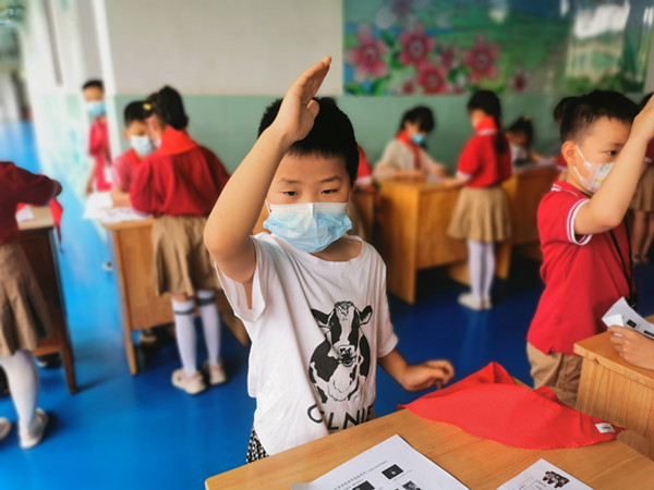 2 争章.jpg 2 争章.jpg