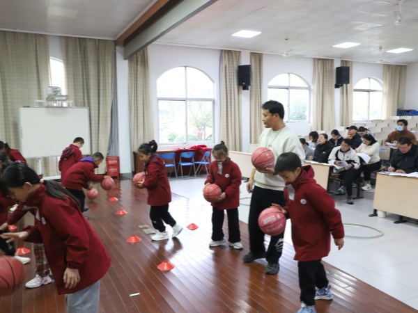 郭霖.jpg 郭霖.jpg