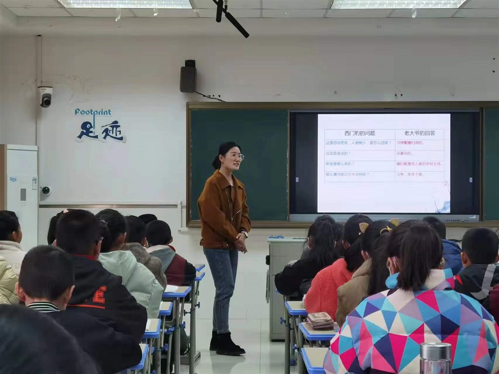 南夏墅小学区级课照片.jpg 南夏墅小学区级课照片.jpg