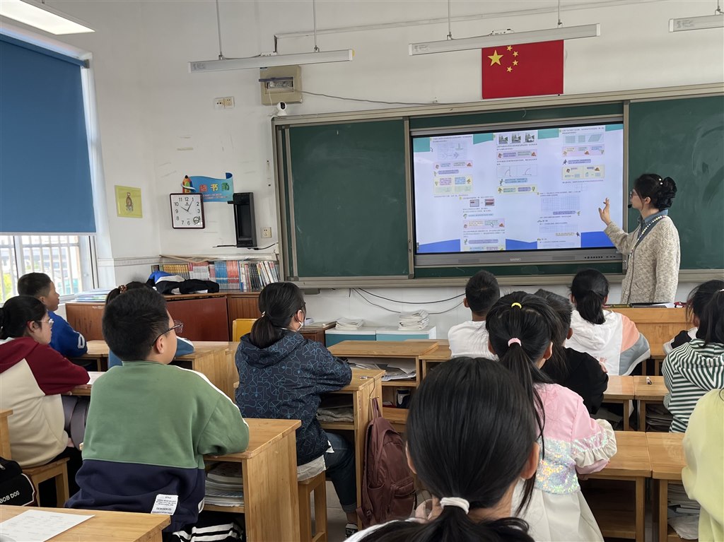 b69978e1ee7808329bd58592a8f634f.jpg b69978e1ee7808329bd58592a8f634f.jpg