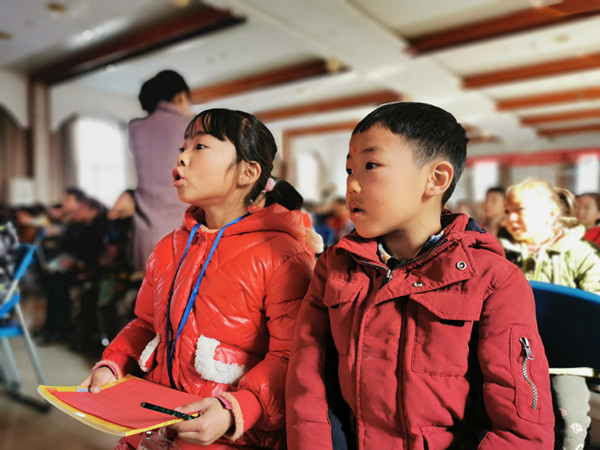 学生读三.jpg 学生读三.jpg