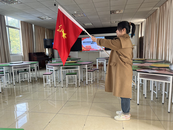 执旗.jpg 执旗.jpg