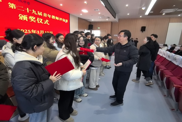 4F39B0FA811CF93E129ED88DED57BC7F_副本.jpg