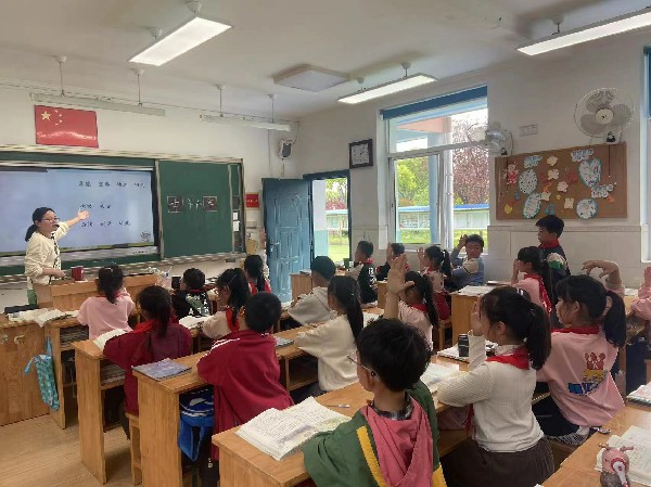 748d5ef434ff789f3772f9226857f98.jpg 748d5ef434ff789f3772f9226857f98.jpg