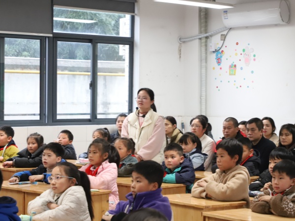 张倩.jpg 张倩.jpg