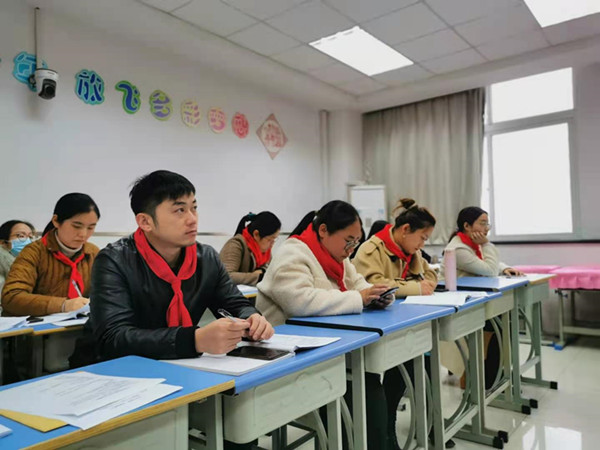 辅导员.jpg 辅导员.jpg