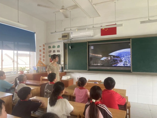 b76a613fec2b15f95bbed1bf22d0461_副本.jpg b76a613fec2b15f95bbed1bf22d0461_副本.jpg