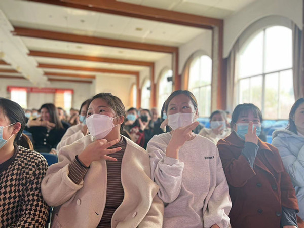 2 家长.jpg 2 家长.jpg