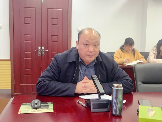 李校.jpg