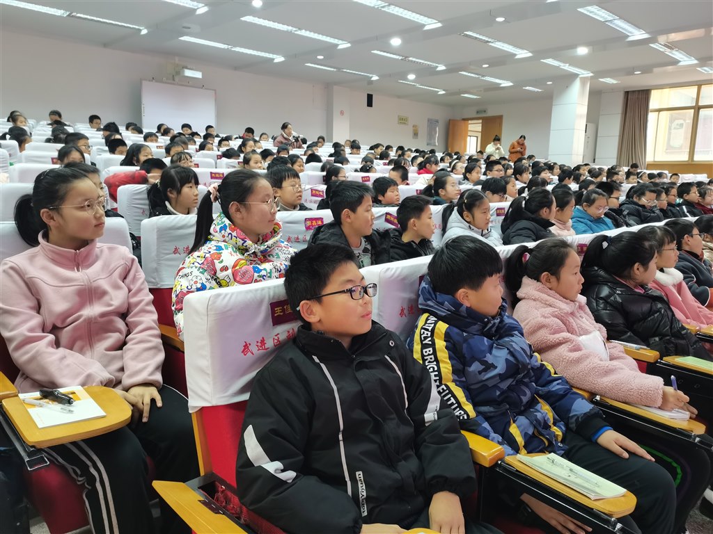 ffe5e6d09bb6b9262e732ef3bca5d48.jpg