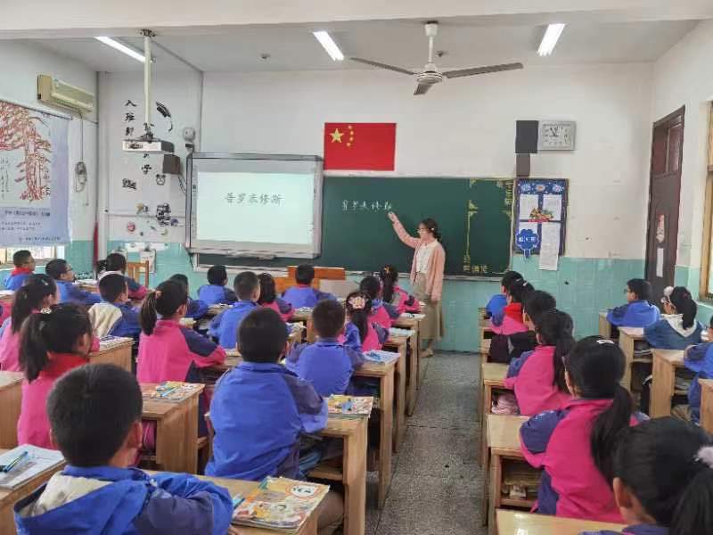 顾隽.jpg