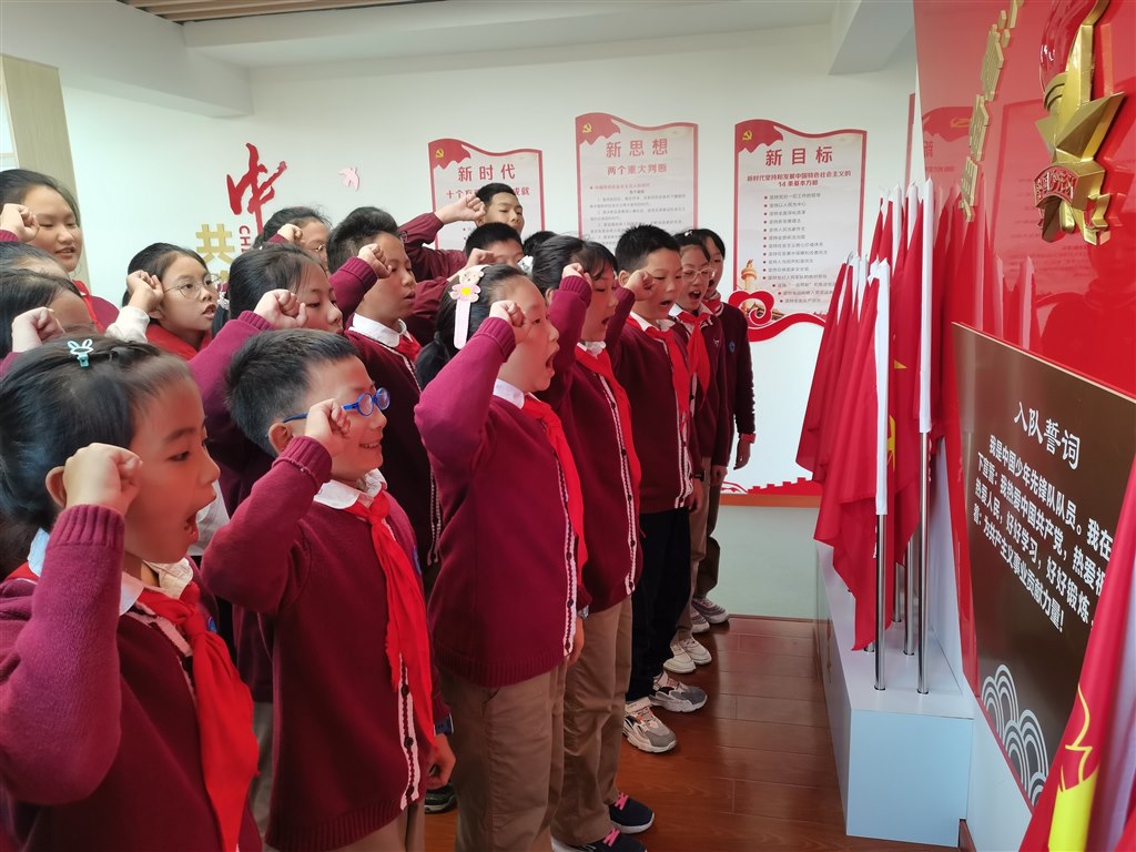武进区刘海粟小学2022年10月10日少先队员思政课3.jpg