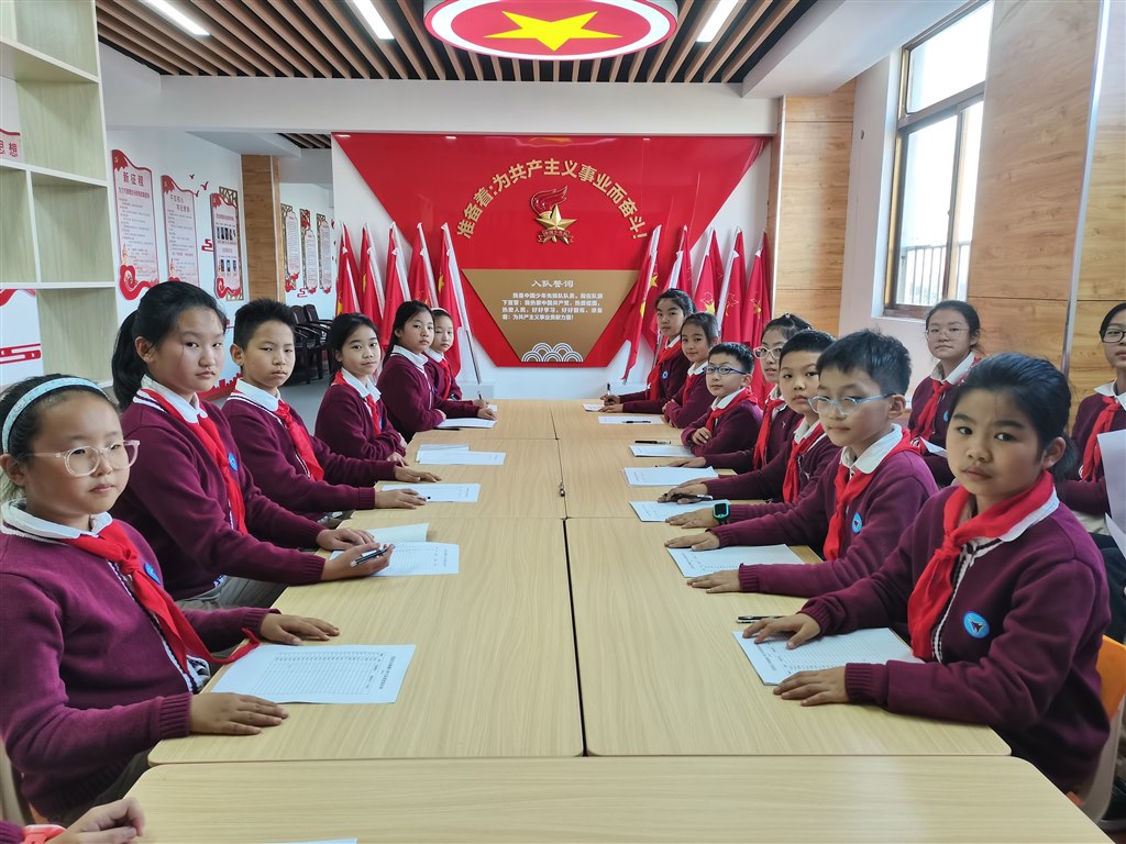 武进区刘海粟小学2022年10月10日少先队员思政课1.jpg