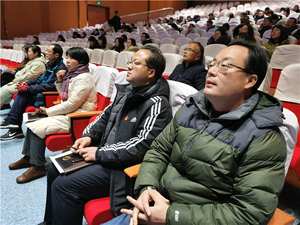 观影领导.jpg
