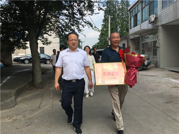 欢送路上.jpg