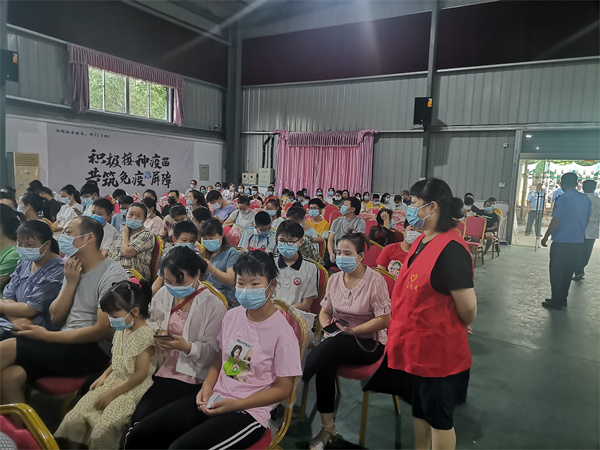 打疫苗志愿者.jpg