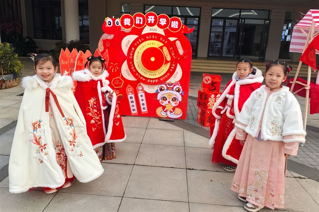 龙虎二小1.jpg